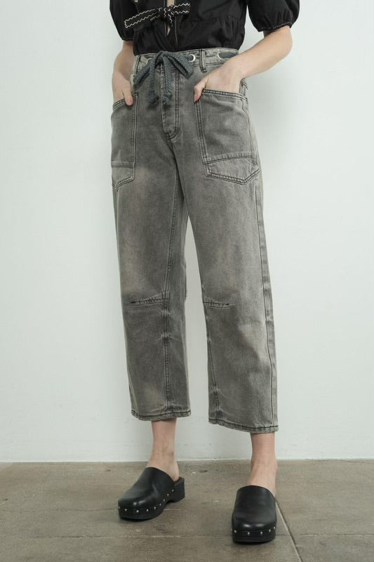 GREY SHORT CARGO JEANS