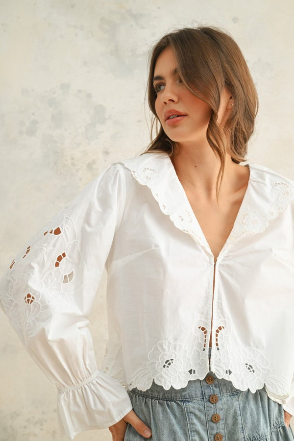 WHITE DETAILED BLOUSE